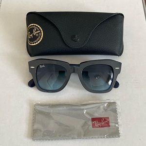 Ray-Ban Grey State Street Sunglasses wcase and cleaning cloth